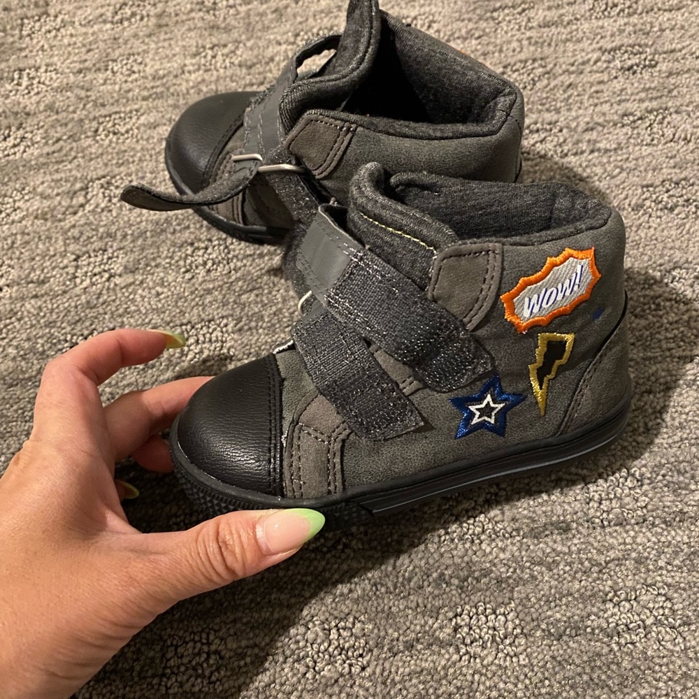 Harper Canyon baby boy high tops size 5, brand new